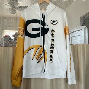 Zip Up Sweater - White and Gold